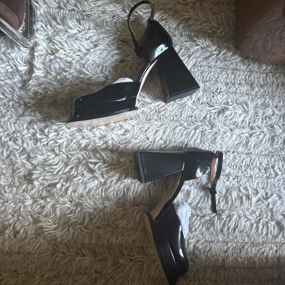 SHUSHU/TONG Black Round Toe Strap Heels (39) - Picture 4 of 5